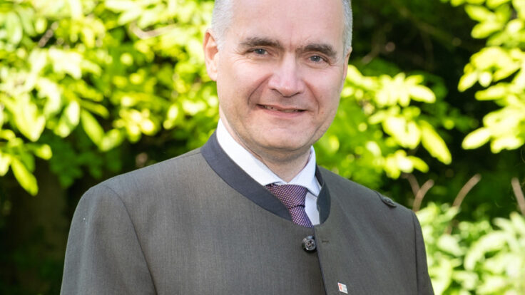 Günther Annerl, Leiterin-Stellvertreter.